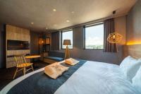 hotel around TAKAYAMA, Ascend Hotel Collection客房内的一张或多张床位