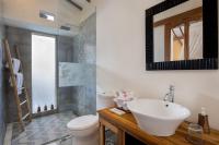 The Kailas Ubud的一间浴室