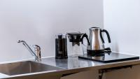 Tanakaya Kyoto Karasuma的咖啡和沏茶工具