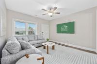 Pier View - Spacious Home Sleeps 8 - Pet Friendly的休息区