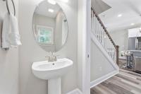 Pier View - Spacious Home Sleeps 8 - Pet Friendly的一间浴室