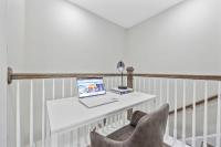 Pier View - Spacious Home Sleeps 8 - Pet Friendly的电视和&#47;或娱乐中心