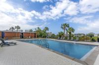Captains Quarters 3 Comm Pools Pet Friendly内部或周边的泳池