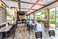 1043 Plantation Lane餐厅或其他用餐的地方