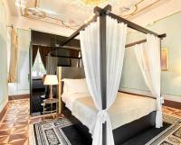 King Kresimir Heritage Hotel客房内的一张或多张床位