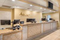 默特尔比奇Hilton Grand Vacations Club Anderson Ocean Myrtle Beach的阿拉克索利发廊的发廊