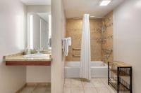 Hilton Grand Vacations Club Anderson Ocean Myrtle Beach的一间浴室