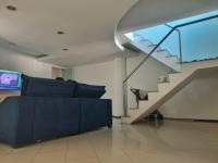 Hostel Way Fortaleza的电视和/或娱乐中心