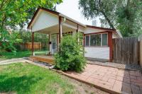 Vintage Tiny House CUTE 1BDRM Big Appeal外面的花园