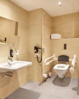 Holiday Inn - the niu, Air Frankfurt Messe by IHG的一间浴室