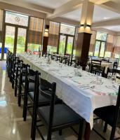 Villa Niku Berat餐厅或其他用餐的地方