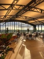 Dali Hôtel Montauban餐厅或其他用餐的地方