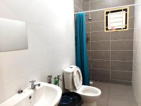AA Homestay Bandar Mahkota Banting的一间浴室