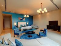 Rixos The Palm Hotel &amp; Suites - Ultra All Inclusive的电视和&#47;或娱乐中心