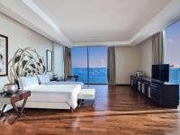 Rixos The Palm Hotel &amp; Suites - Ultra All Inclusive的电视和&#47;或娱乐中心