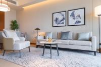 Address Residences Dubai Opera - Burj Khalifa City Views 1, 2, &amp; 3-Bedroom Apartment 1 minute walk to Burj Khalifa, Dubai Mall, Dubai Fountain by Heaven Crest的休息区