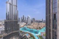 迪拜Address Residences Dubai Opera - Burj Khalifa City Views 1, 2, &amp; 3-Bedroom Apartment 1 minute walk to Burj Khalifa, Dubai Mall, Dubai Fountain by Heaven Crest的从摩天大楼欣赏到城市美景