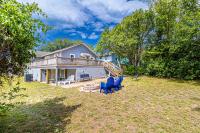 Gorgeous Centrally Located Ocean View 2 King, Huge Private Yard &amp; Deck, Firepit, BBQ, &amp; Game Tables外面的花园