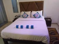 The Balaji inn Baga客房内的一张或多张床位