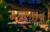 Dutch Square Hostel外面的花园