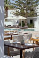 Parilio, a Member of Design Hotels内部或周边的泳池