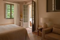 Hôtel du Couvent, a Luxury Collection Hotel, Nice客房内的一张或多张床位