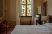 Hôtel du Couvent, a Luxury Collection Hotel, Nice客房内的一张或多张床位