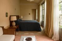 Hôtel du Couvent, a Luxury Collection Hotel, Nice客房内的一张或多张床位