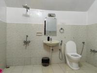 Dutch Square Hostel的一间浴室