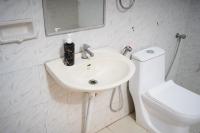 Dutch Square Hostel的一间浴室