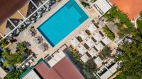 Ölüdeniz Blu Luxury Unique Hotel - Adults-Only内部或周边的泳池