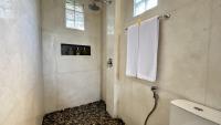 Jagadhita Villas Ubud Bali的一间浴室