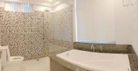 Lan Anh Villas Resort的一间浴室
