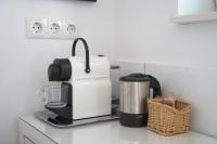 Eco Overnight Inn - Self Check-in的咖啡和沏茶工具