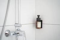 Eco Overnight Inn - Self Check-in的一间浴室