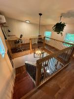 Cozy Coop Casita - Lake Travis-Hot Tub-Tiny House的休息区