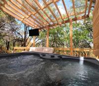 Cozy Coop Casita - Lake Travis-Hot Tub-Tiny House平面图