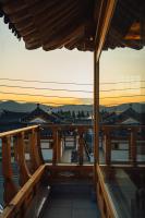 Hanok Stay Seowa的阳台或露台