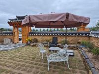 Hanok Stay Seowa外面的花园