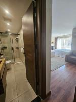 The Home Boutique Hotel Pyramids Inn的一间浴室