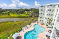 ONE More Sandy Day - 2BR 2BA Beach Condo, Sleeps 6内部或周边的泳池