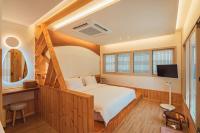 Hanok Stay Seowa的电视和&#47;或娱乐中心