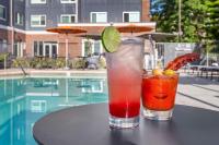 Cambria Hotel LAX的酒水