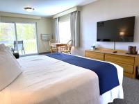Atlantic Eyrie Lodge客房内的一张或多张床位