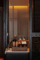 Rong Unique Hotel-Banyan Lake Scenery的酒水