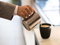 Mercure Sydney Macquarie Park的咖啡和沏茶工具
