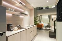 Citadines Connect Georgetown Penang的厨房或小厨房
