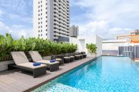 Citadines Connect Georgetown Penang内部或周边的泳池