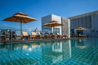 Sofia Colombo City Hotel内部或周边的泳池