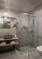 Evora Luxury Suites的一间浴室